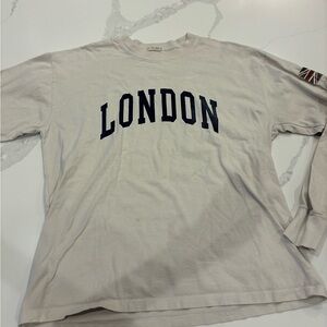 Brandy Melville Long sleeve london top.